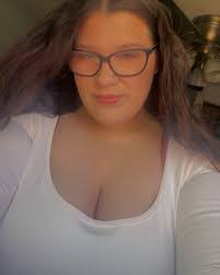 Tami Bragg's Instagram, Twitter & Facebook