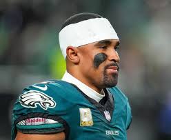 Joe DeCamara: "I think the vast majority of the Eagles' team is ready to  win the Super Bowl. "This what I really, really, really hope doesn't  happen—that Jalen Hurts holds back a