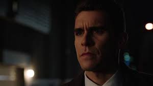 Hat irgendjemand Adrian Chase wirklich für den Vigilante gehalten, als  Staffel 5 lief? : r/arrow