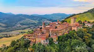 After booking, all of the property's details, including telephone and address, are provided in your booking. Piacenza Welcome Home Facebook