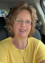 WorldRedheadDay #strawberryblonde “Strawberry blonde is lighter than red  hair. 'It's extremely rare for people to have hair that is naturally a  strawberry blonde color.” Only between 0.5% and 5% of the world's