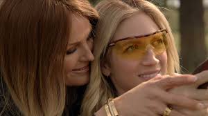 9 spiciest lesbian moments in ​​'The Hunting Wives'​​