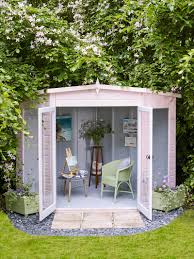 The point of home decorating is to create a space that you can enjoy, so how much more would you enjoy a room if you saved big bucks while making a home out of your house? Colourful Ideas For Painting A Summerhouse Britishstyleuk