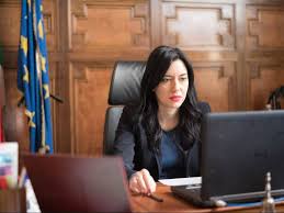 «stamattina ho partecipato ad una riunione in videoconferenza con i ministri ue dell'istruzione…» Minacce E Insulti Ministro Dell Istruzione Azzolina Sotto Scorta Battelli M5s Profonda Pena Ivg It