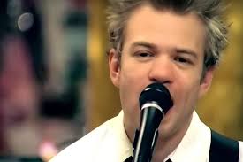 Vokalis Sum 41 Ngaku Alami Pelecehan Seksual oleh Manajer