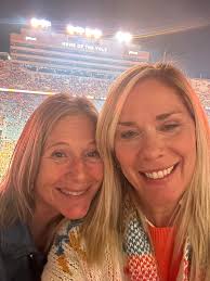 It's great to be a TENNESSEE VOL!!!! 🧡🤍🧡🤍 We win 24-17!! #GoVols  #volsfootball #leannemorgan #tennesseevols #beatalabama