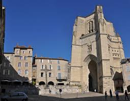 Collegiale notre dame ticket price, hours, address and reviews. Villages De L Aveyron Villefranche De Rouergue 1 3 Unmondedimage