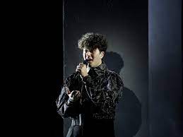 Aan de 65e editie van het eurovisie songfestival in nederland doen onderstaande landen mee. Switzerland S Gjon S Tears Eurovision 2021 First Rehearsal Wiwibloggs
