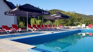 Pensiuni cu piscina in categoria imobiliare. Pensiunea Almas Cazare La 15 Km De Piatra Neamt