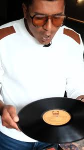 ✨🎶 Este viernes 17 de octubre DJ Holmes abre el Baúl de los Recuerdos 🎶✨,  Prepárate para una noche donde la música romántica será la protagonista,  recordando esos temas que aún hacen vibrar el ...