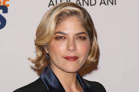 Selma blair flashing the kitty. Selma Blair Mit Glatze Gegen Multiple Sklerose Gala De