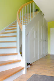 Weisse Wangentreppe Aus Buche Rotkern Mit Schrank So Wird Der Stauraum Unter Der Treppe Optimal Genu Stauraum Unter Der Treppe Schrank Unter Treppe Treppe Haus