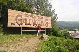 Untuk mencapai bibir kawah gunung galunggung. Objek Wisata Gunung Galunggung Tasikmalaya Kembali Dibuka Harapan Rakyat Online