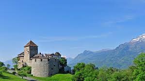 Seit dem jahr 1712 ist das schloss im besitz der fürsten von liechtenstein, war jedoch lange zeit nicht bewohnt und verfiel zunehmend. Schloss Vaduz Bodensee Tourismus
