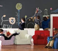 Confortable, coloré et maniable, ce fauteuil en mousse est idéal pour que votre petite fille puisse se détendre en compagnie de son héroïne préférée la célèbre minnie ! Fauteuil Enfant 30 Idees Pour La Chambre De Fille Et De Garcon