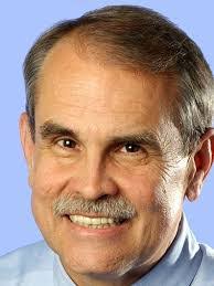 Everett Fernandez's Instagram, Twitter & Facebook