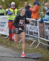 Karoline bjerkeli grøvdal er en norsk friidrettsutøver. Karoline Bjerkeli Grovdal Facebook