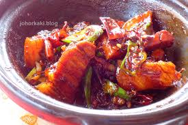 Beberapa kawasan perumahan menjadi kecoh apabila banyak sistem penggera kereta berbunyi akibat insiden itu. Best Klang Bak Kut Teh List Kee Heong Eng Ann å¥‡é¦™è‚‰éª¨èŒ¶ Johor Kaki Travels For Food