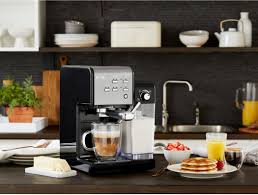 It's semi automatic which makes it very easy to use and it has a 15 bar pump system that brews rich coffee. Mr Coffee One Touch Coffeehouse Espresso And Cappuccino Machine Dark Stainless Black Bvmcem7000ds Best Buy