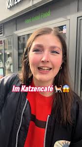 Müssen wir wohl nochmal hin 😂🐈 #funny #katzencafe #foodspot #comedy #food  #candy
