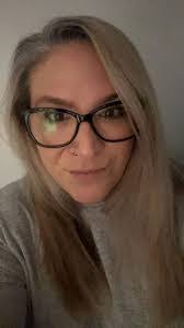 Faye Vines's Instagram, Twitter & Facebook