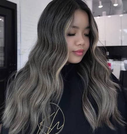 It was time!! ✨ We gave her a fresh ash blonde balayage, keeping depth at the root and dimension throughout for a softer grow out. #houstontx #houstonhairstylist #rosenbergtx #balayage #hairtransformation