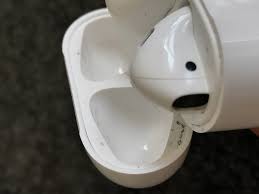 Metal Shavings Stuck To Airpods Case Apple Community