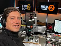 Vernon Kay's BBC Radio 2 show abruptly crashes off air and replaced with  emergency music