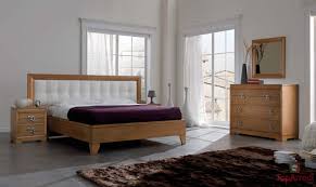 Soprattutto se si tratta di un look interno moderno, di ispirazione industriale o classico. Camera Da Letto Classica Regia