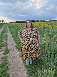 Topsy Curvy Review - Plus Size Sunflower Dress