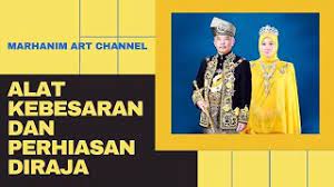 Bahan yang digunakan untuk membuat hulu dan sarung keris pendek diraja 6. Alat Kebesaran Dan Perhiasan Diraja Cara Mudah Memahami Tajuk 1 Psv T 4 Youtube