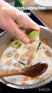 Steffen Henssler On Instagram Grunes Garnelen Curry Mit Susskartoffel Hensslersschnellenummer Garnelen Curry Food Cucumber Condiments