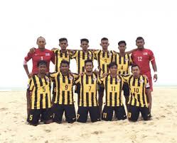 Oleh karenanya, banyak juga yang menyebut kesebelasan. Senarai 12 Pemain Skuad Harimau Malaysia Ke Kejuaraan Bola Sepak Pantai Afc 2017 Fam