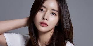 Actress Han Bo Reum reveals she started losing hair after her idol debut  fell apart