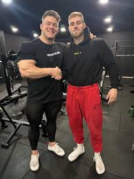 Foto con tu gymbro👇🏻👇🏻👇🏻 Quiero ver los vuestros🫣