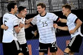 منتخب إنجلترا يفوز على ألمانيا بهدفين مقابل لا شيء وهو أول فوز للإنجليز على الألمان في الأدوار الإقصائية لبطولة كبرى منذ عام 1966. Ø¨Ø§Ù„ØµÙˆØ± Ø£Ù„Ù…Ø§Ù†ÙŠØ§ ØªØªØ¹Ø«Ø± Ø£Ù…Ø§Ù… Ø§Ù„Ø¯Ù†Ù…Ø§Ø±Ùƒ