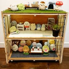 ミミリ さんはinstagramを利用しています すみっこぐらしのお家を作って みました すみっこ達が全員入れる家が 欲しくて でもなかなか売って ないのでコツコツ自分で作り ました まだまた細かいとこできてない ですが なんとなく家っ