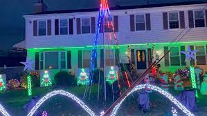 Christmas tree shops is a chain of retail stores that offers home d cor, gifts, house ware, food items, paper goods and seasonal products. Homes For The Holidays Displays Make Season Merry And Bright Wjar