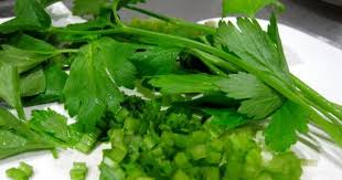 Hasilnya menunjukkan bahwa pada kelompok yang mendapat ekstrak daun sirsak, pertumbuhan sel kanker terhambat hingga 17 persen. My World Dunia Saya Daun Parsley