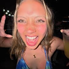 Isabella Ebert's Instagram, Twitter & Facebook