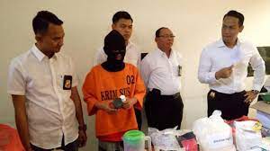 Cara membuat ramuan obat perangsang wanita alami cara membuat obat perangsang dari daun jeruk, 17 11 2019 berikut cara membuat ramuan obat perangsang wanita tersebut siapkan daun jeruk sekitar 30 helai dan air segelas rebus daun jeruk bersama segelas air hingga mendidih. Pria Ini Racik Obat Perangsang Pakai Tetes Mata Diedarkan Ke Seluruh Indonesia Untung Puluhan Juta Tribun Wow