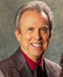 Lori Dales's Instagram, Twitter & Facebook