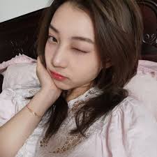 Esme Xing 邢怡 (@esme_xyx) • Instagram photos and videos