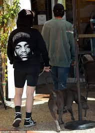 His age is unclear, although the photo agency that captured him and billie together reports he's 29. Billie Eilish Snuggles With Rumored New Beau Matthew Tyler Vorce While Out For Coffee In Los Angeles Daily Mail Online