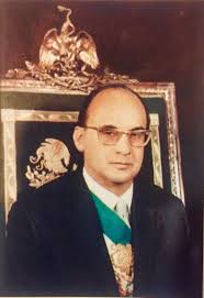 Echeverría became the private secretary of the president of the ruling institutional revolutionary party (pri) in 1940 and received a law degree from the national autonomous university of mexico in 1945. Pin En Presidentes De Mexico