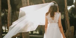 Non tisse tissu robe de mariee cache poussiere avec fermeture eclair robe de mariee sac de 5,71 €*. Comment Faire Son Voile De Mariee Marie Claire