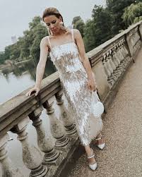 Under the creative direction of #alessandromichele gucci is redefined as a luxury brand with a contemporary approach to fashion. Juliet Angus On Instagram Suddenly It Was Summer Sandramansour Serpentinesummerparty X Chanelofficial Gucci Hochzeitskleid Spitze Kleid Hochzeit Kleider