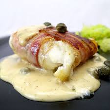 Skrei Im Speckmantel Mit Kapern Und Rosenkohl Stroh Mit Bildern Fischfutter Einfache Fischrezepte Skrei Rezept