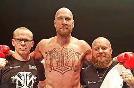 Dillian whyte will face finland's robert helenius for the wbc silver heavyweight title on the undercard of anthony joshua v kubrat pulev on 28 october. Robert Helenius Net Worth 2020 Sibings Age Height Bio Wiki Celebnetworth Net