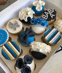 Black And White Baby Shower Cakes Amaara Mohammed On Instagram Black White Royal Blue For A Baby Boy Cupcakes Couture Black White Baby Blue Party Blue Cupcakes Blue Baby Shower